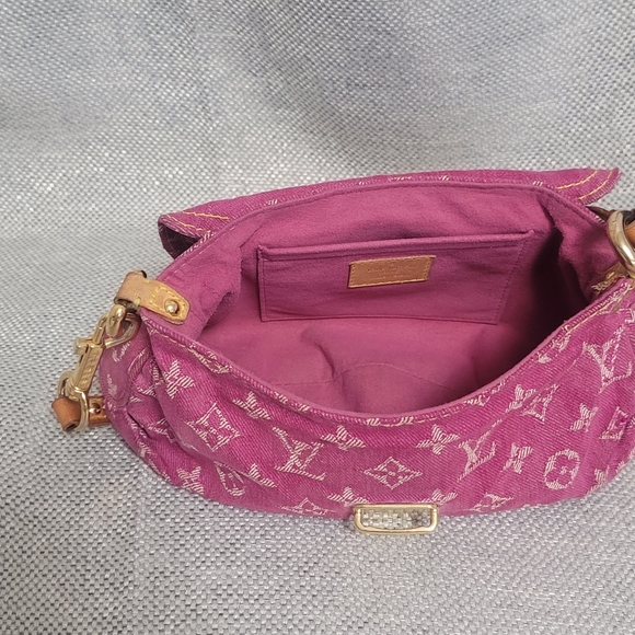 SOLD! Louis Vuitton Pleaty - Picture 9 of 12